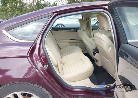 2013 Ford Fusion Se z USA, uszkodzony, nr VIN 3FA6P0H75DR320658